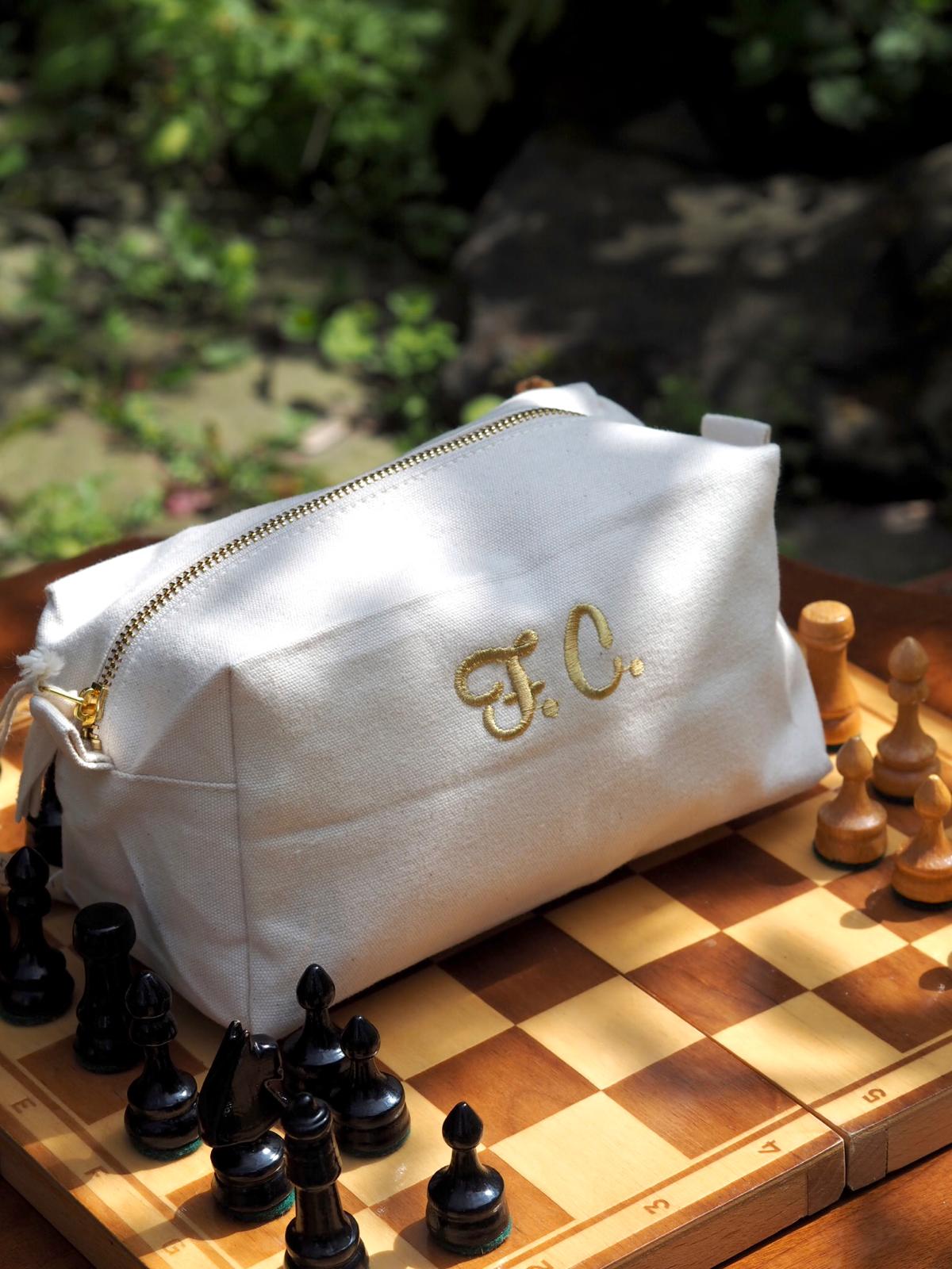 Kulturtasche mit Monogramm – Personalisierte Tasche für Damen & Herren – Geschenkidee – Versand aus Deutschland