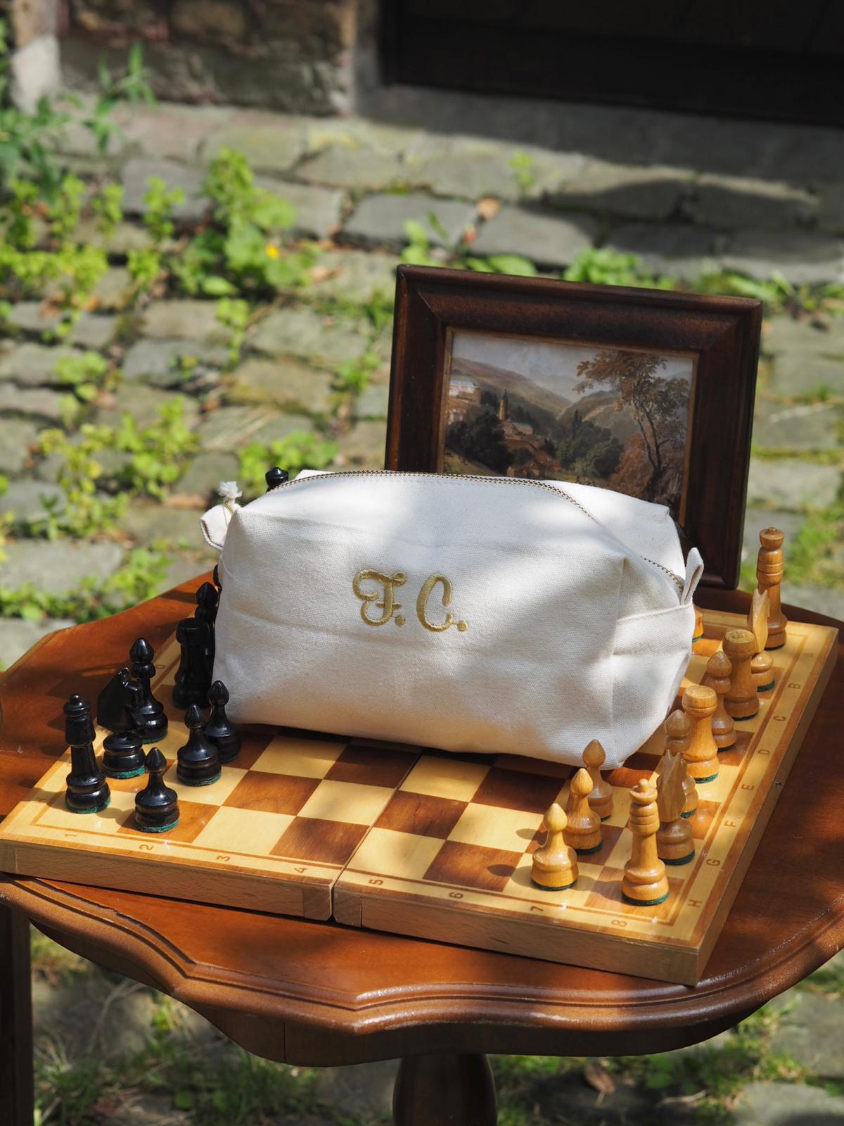 Kulturtasche mit Monogramm – Personalisierte Tasche für Damen & Herren – Geschenkidee – Versand aus Deutschland