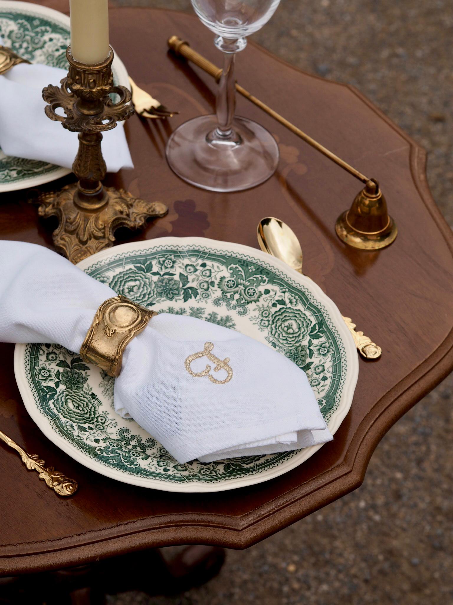 Personalisierte Servietten mit Initialen – Elegant bestickt – Ideal für Hochzeit, Dinner & Geschenk – Versand aus Deutschland