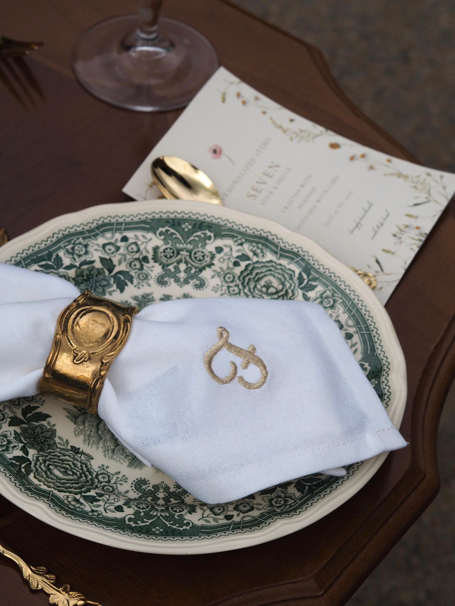Personalisierte Servietten mit Initialen – Elegant bestickt – Ideal für Hochzeit, Dinner & Geschenk – Versand aus Deutschland