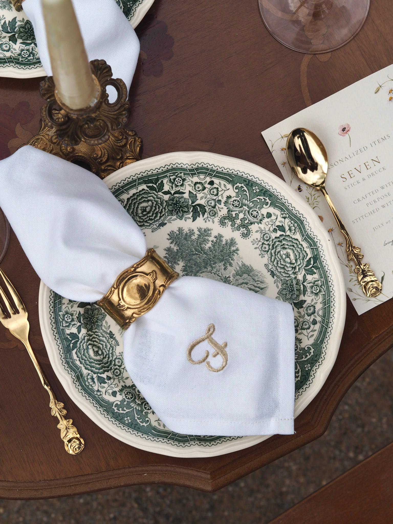 Personalisierte Servietten mit Initialen – Elegant bestickt – Ideal für Hochzeit, Dinner & Geschenk – Versand aus Deutschland