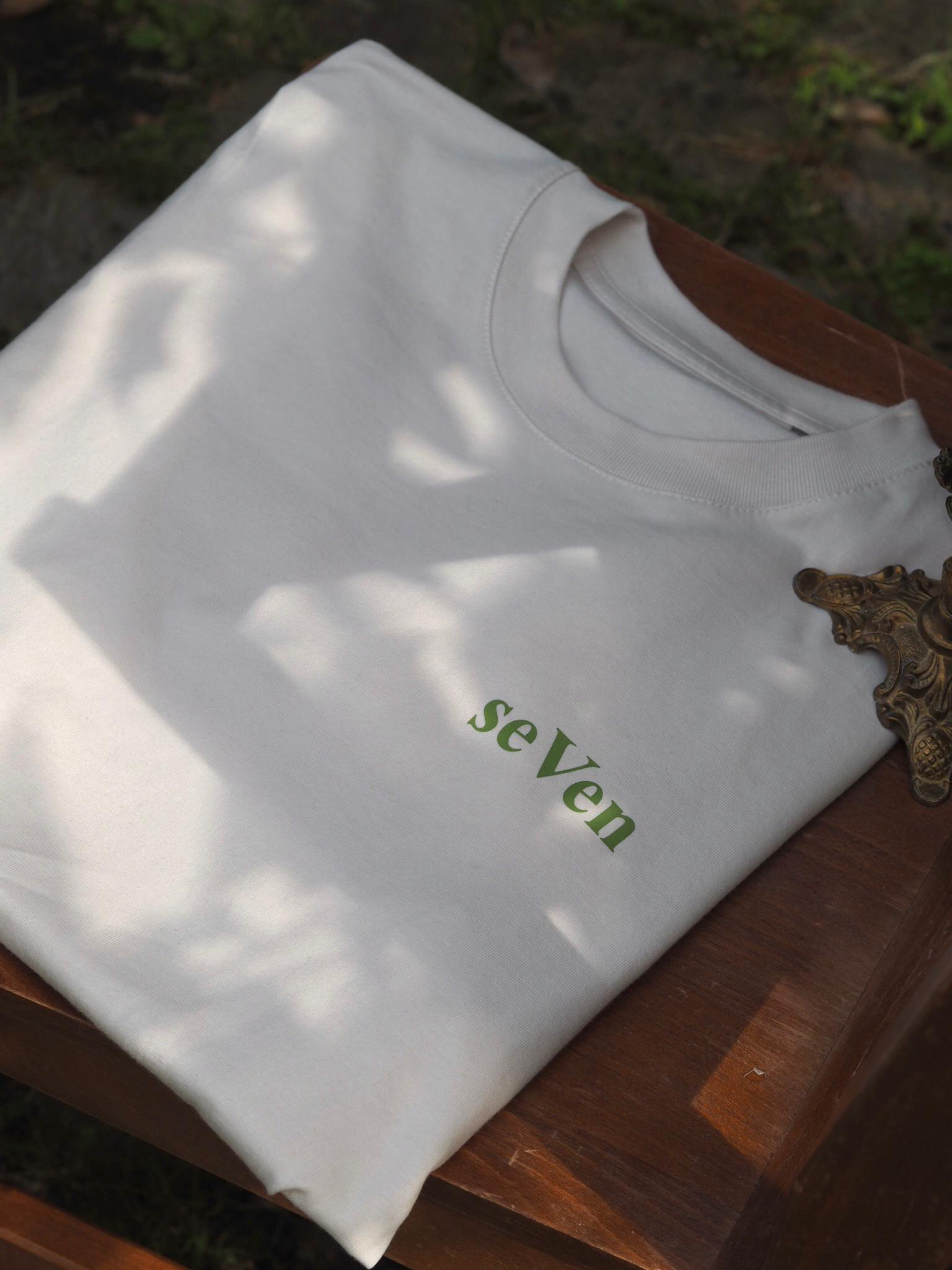 Personalisiertes T-Shirt – Mit eigenem Namen oder Motiv – Individuell gestalten & besticken – Versand aus Deutschland